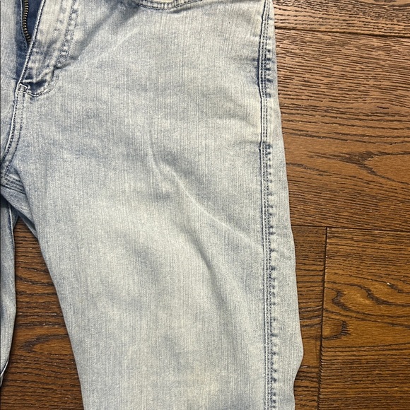 DUER Relaxed Fit Men's Jeans in Light Blue - Picture 7 of 8